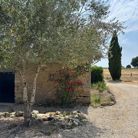 D'anjou - De Charme Avec Jacuzzi Bed & Breakfast